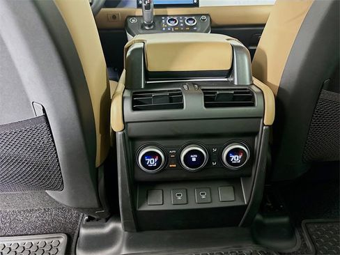 Used 2025 Land Rover Defender 110 X-Dynamic SE image 26