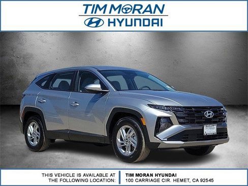 New 2025 Hyundai Tucson SE image 1