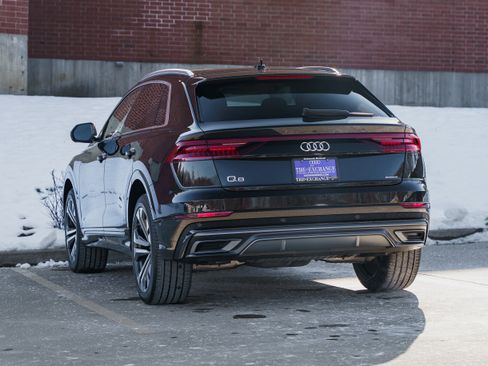 Used 2022 Audi Q8 Premium Plus w/ Premium Plus Package image 5
