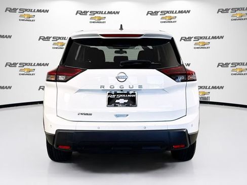 Used 2024 Nissan Rogue S FWD image 6