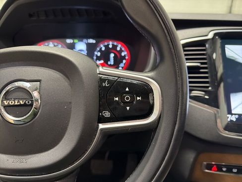 Used 2022 Volvo XC90 T6 Momentum w/ Advanced Package image 23