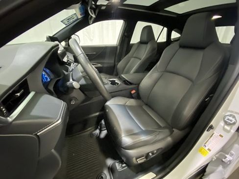 Certified 2024 Toyota Venza Nightshade image 10