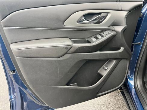Used 2023 Chevrolet Traverse LT image 21