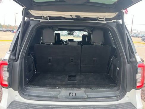 Used 2023 Ford Expedition Platinum image 15