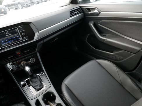 Used 2020 Volkswagen Jetta SE image 12