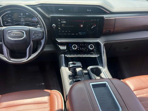 Used 2022 GMC Sierra 1500 Denali Ultimate AWD/4WD image 19