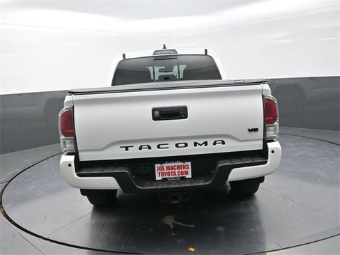 Used 2020 Toyota Tacoma TRD Off-Road image 6