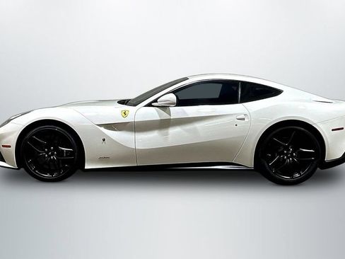 Used 2016 Ferrari F12 Berlinetta RWD image 8