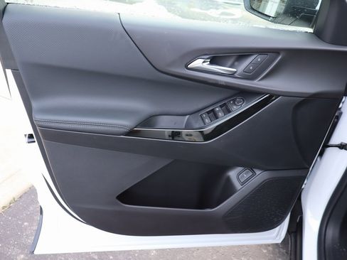 New 2026 Chevrolet Equinox LT w/ Convenience Package II image 3