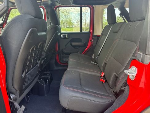 Used 2018 Jeep Wrangler Unlimited Rubicon AWD/4WD image 26