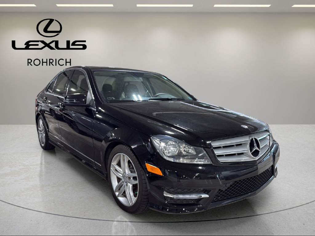 Used 2012 Mercedes-Benz C 300 4MATIC Sedan image 4