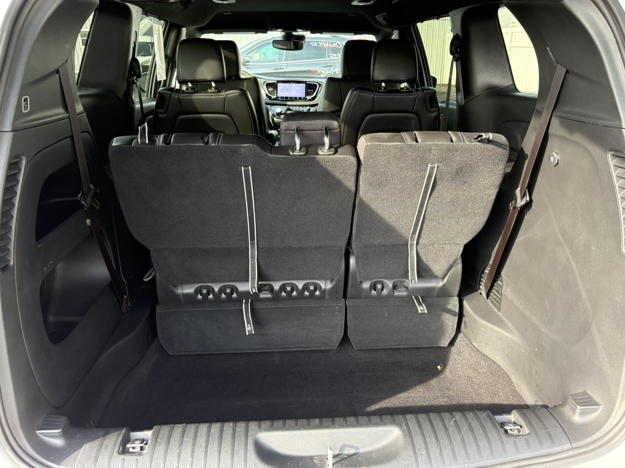 Used 2023 Chrysler Pacifica Touring-L w/ S Appearance Package FWD image 23