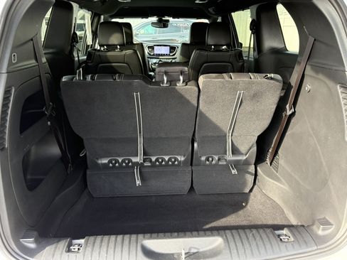Used 2023 Chrysler Pacifica Touring-L w/ S Appearance Package FWD image 23