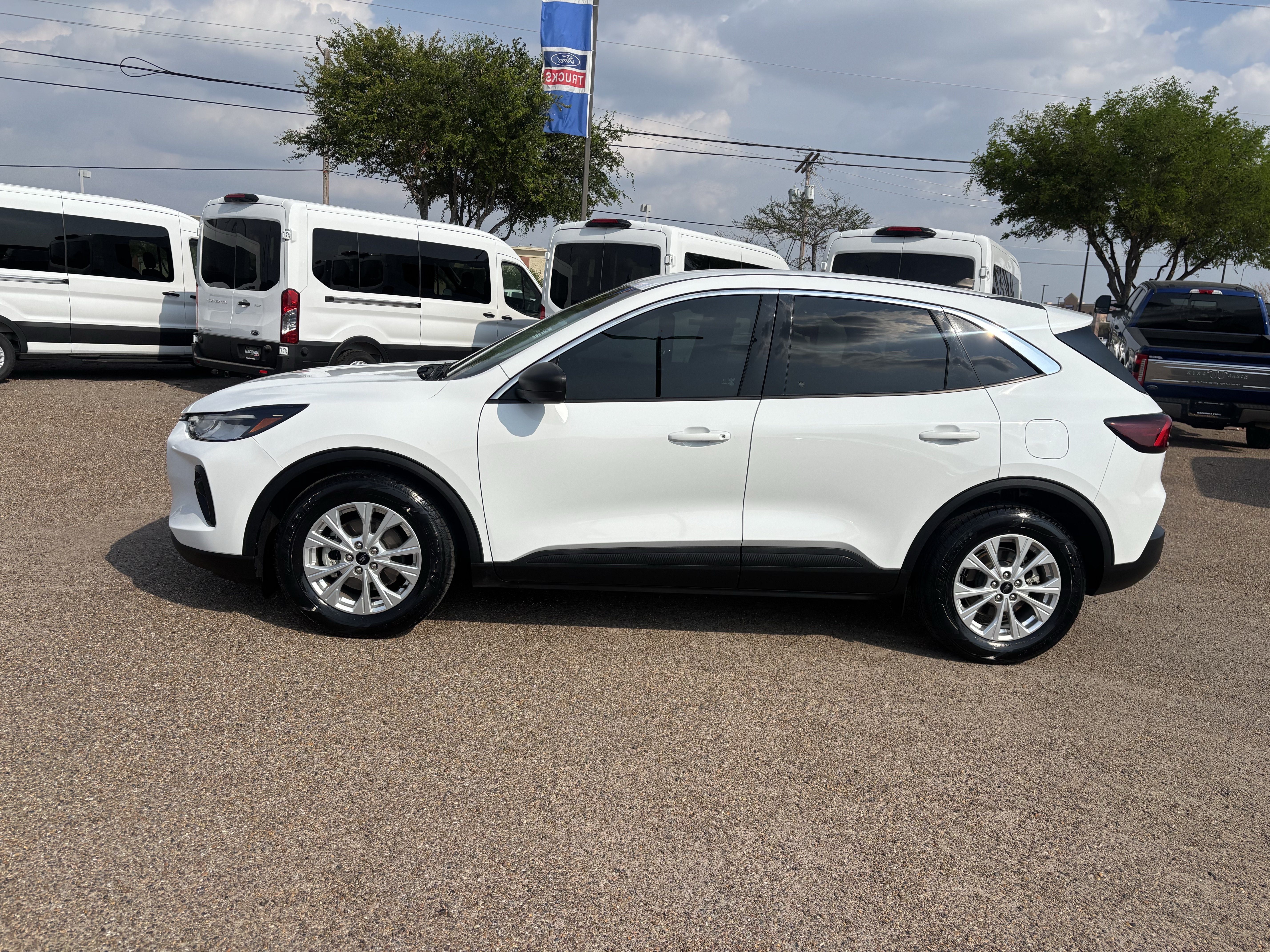 Used 2023 Ford Escape Active FWD image 2