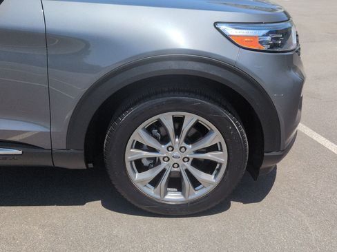 Certified 2023 Ford Explorer XLT w/ Equipment Group 202A RWD image 11