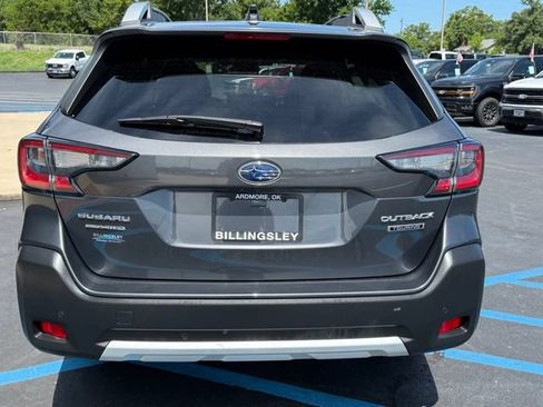 Used 2023 Subaru Outback Touring AWD/4WD image 4