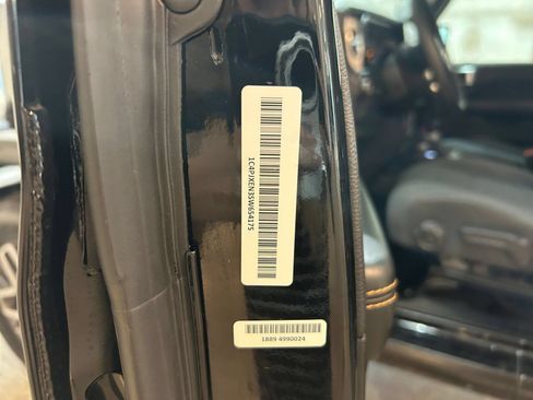 Used 2025 Jeep Wrangler Unlimited Sahara AWD/4WD image 29