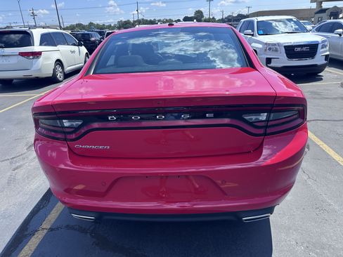 Used 2022 Dodge Charger SXT RWD image 7