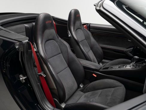 Used 2017 Porsche 911 Carrera GTS w/ GTS Interior Package RWD image 43