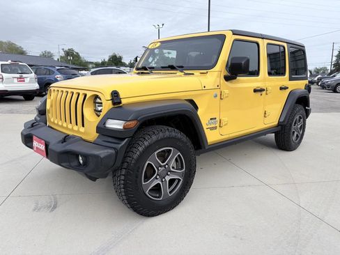 Used 2018 Jeep Wrangler Unlimited Sport S AWD/4WD image 3