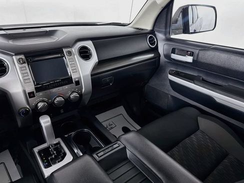 Used 2018 Toyota Tundra SR5 AWD/4WD image 22