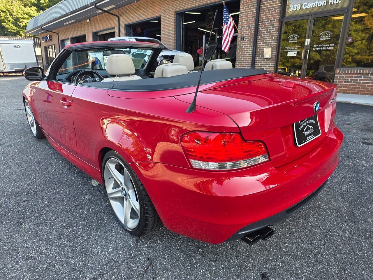 Used 2011 BMW 135i Convertible RWD image 5