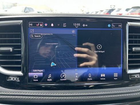 Used 2022 Chrysler Pacifica Limited w/ Uconnect Theater Family Group AWD/4WD image 12