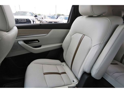 Used 2025 MAZDA CX-90 3.3 Turbo w/ Premium Plus Pkg image 9