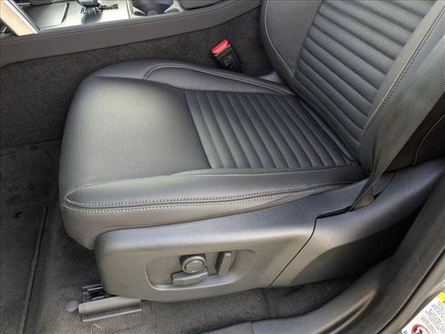 New 2026 Land Rover Discovery Sport Landmark image 4