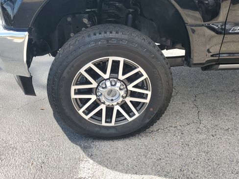 Used 2019 Ford F250 Lariat w/ Lariat Ultimate Package image 5