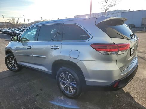 Used 2019 Toyota Highlander XLE image 6