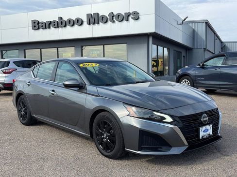 Used 2023 Nissan Altima 2.5 S FWD image 1