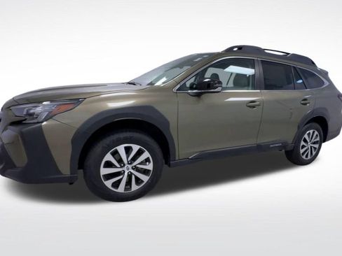 Certified 2025 Subaru Outback Premium AWD/4WD image 5
