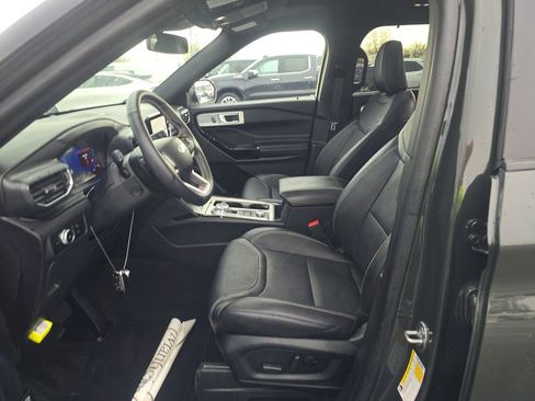 Used 2023 Ford Explorer ST w/ Equipment Group 401A image 4