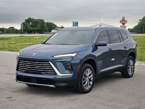 New 2026 Buick Enclave Preferred FWD image 2