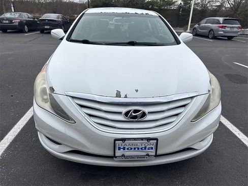 Used 2011 Hyundai Sonata GLS image 2