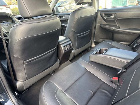 Used 2017 Toyota Camry XLE image 10