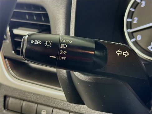 Certified 2021 Nissan Rogue SV image 15