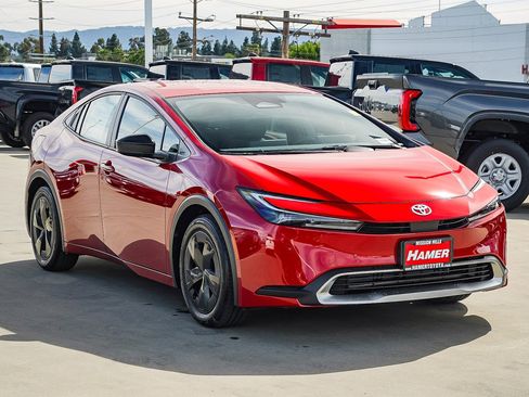 New 2026 Toyota Prius SE image 3