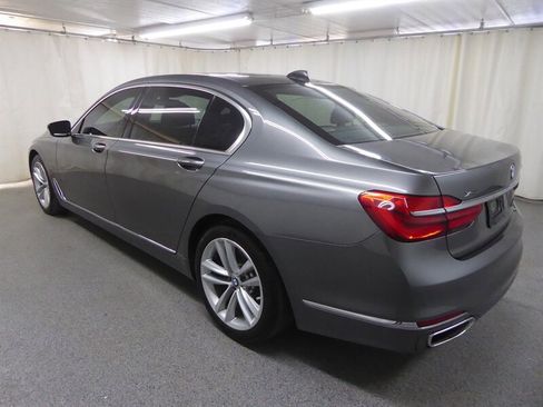 Used 2016 BMW 750i xDrive AWD/4WD image 4