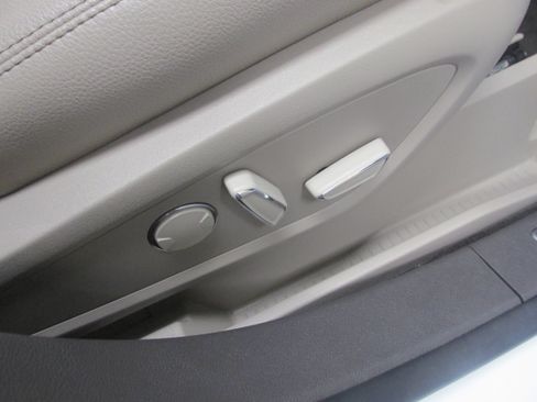 Used 2023 Lincoln Nautilus AWD w/ Premium Package image 28