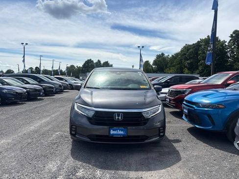 Used 2023 Honda Odyssey Touring image 3
