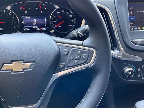 Used 2023 Chevrolet Equinox LT FWD image 19