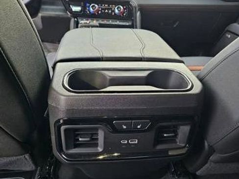 Used 2025 GMC Sierra 1500 AT4 AWD/4WD image 33