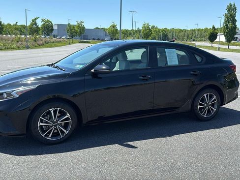 Used 2023 Kia Forte LXS w/ LXS Technology Package FWD image 10