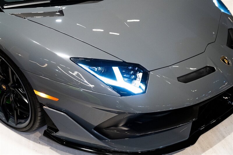 Used 2020 Lamborghini Aventador SVJ AWD/4WD image 26