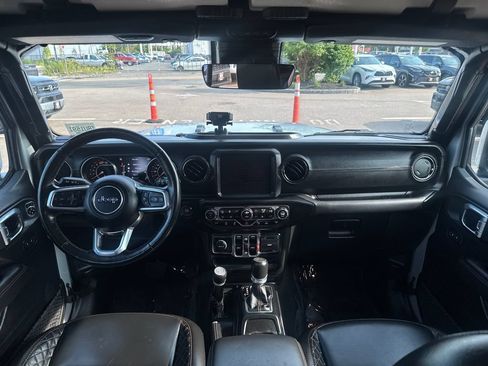 Used 2022 Jeep Wrangler Unlimited Sahara AWD/4WD image 11