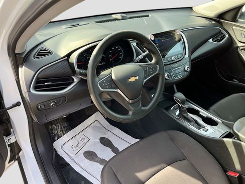 Used 2025 Chevrolet Malibu LT image 16