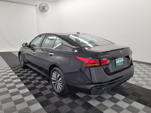 Used 2025 Nissan Altima 2.5 SV AWD/4WD image 5