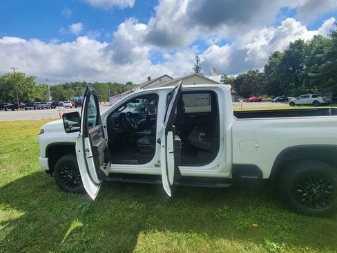 Used 2024 Chevrolet Silverado 2500 LTZ w/ LTZ Plus Package AWD/4WD image 12